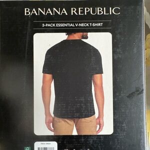 Banana Republic Essential Black V-Neck Tee